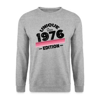 Unique depuis 1976 Edition Anniversaire Millésime 1976 - Sweat-shirt Unisexe - gris chiné - Devant - Alina (178cm) & Michal (187cm)
