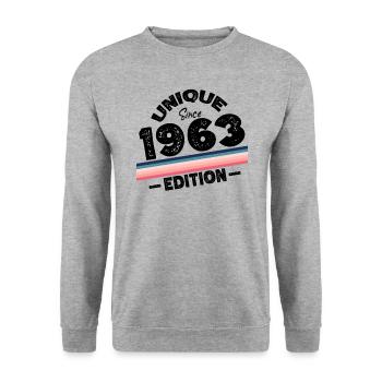 Unique depuis 1963 Edition Anniversaire Millésime 1963 - Sweat-shirt Unisexe - gris chiné - Devant - Alina (178cm) & Michal (187cm)