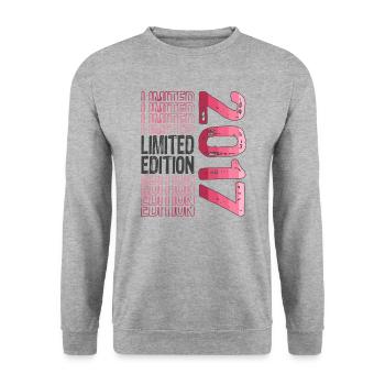 Limited Edition seit 2017 Geburtstag Vintage 2017 - Unisex Pullover - Weißgrau meliert - Vorne - Alina (178cm) & Michal (187cm)