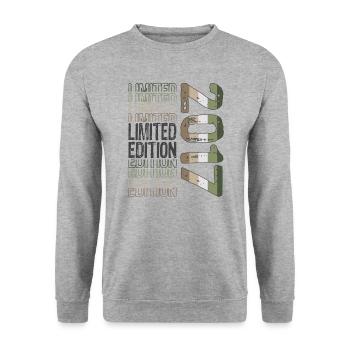 Limited Edition seit 2017 Geburtstag Vintage 2017 - Unisex Pullover - Weißgrau meliert - Vorne - Alina (178cm) & Michal (187cm)