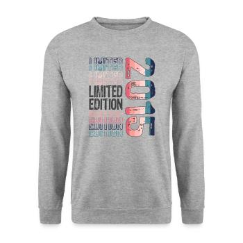 Limited Edition seit 2015 Geburtstag Vintage 2015 - Unisex Pullover - Weißgrau meliert - Vorne - Alina (178cm) & Michal (187cm)