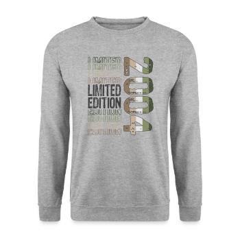 Edition limitée depuis 2004 Anniversaire Millésime 2004 - Sweat-shirt Unisexe - gris chiné - Devant - Alina (178cm) & Michal (187cm)