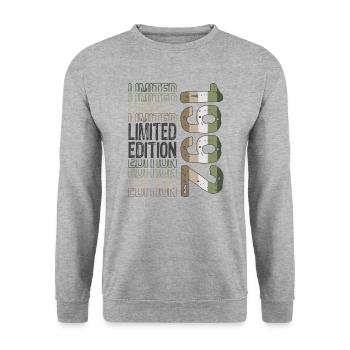 Limited Edition Since 1992 Birthday Vintage 1992 - Unisex Sweatshirt - salt & pepper - Front - Alina (178cm) & Michal (187cm)