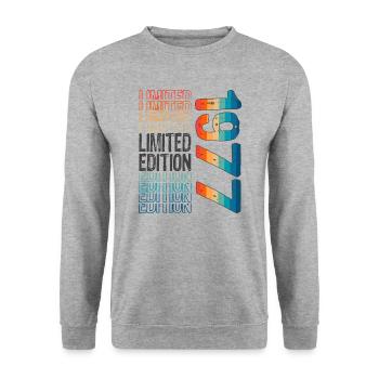 Limited Edition Since 1977 Birthday Vintage 1977 - Unisex Sweatshirt - salt & pepper - Front - Alina (178cm) & Michal (187cm)