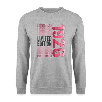 Limited Edition Since 1926 Birthday Vintage 1926 - Unisex Sweatshirt - salt & pepper - Front - Alina (178cm) & Michal (187cm)