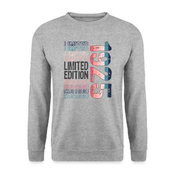 Limited Edition seit 1925 Geburtstag Vintage 1925 - Unisex Pullover - Weißgrau meliert - Vorne - Alina (178cm) & Michal (187cm)