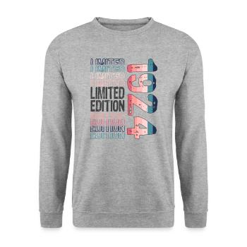 Edition limitée depuis 1924 Anniversaire Millésime 1924 - Sweat-shirt Unisexe - gris chiné - Devant - Alina (178cm) & Michal (187cm)