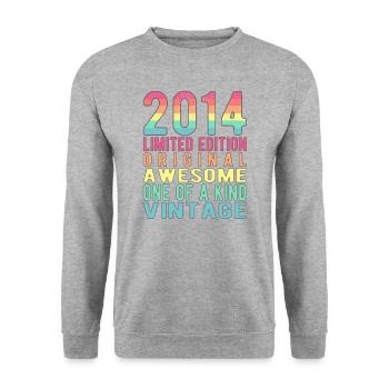 Limited Edition Since 2014 Birthday Vintage 2014 - Unisex Sweatshirt - salt & pepper - Front - Alina (178cm) & Michal (187cm)