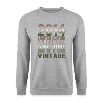 Limited Edition Since 2014 Birthday Vintage 2014 - Unisex Sweatshirt - salt & pepper - Front - Alina (178cm) & Michal (187cm)
