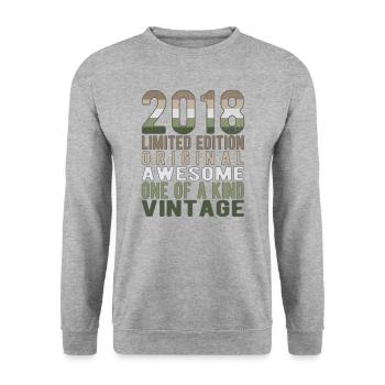 Limited Edition Since 2018 Birthday Vintage 2018 - Unisex Sweatshirt - salt & pepper - Front - Alina (178cm) & Michal (187cm)