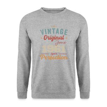 June 1961 Aged to Perfection June 1961 vintage - Unisex Pullover - Weißgrau meliert - Vorne - Alina (178cm) & Michal (187cm)