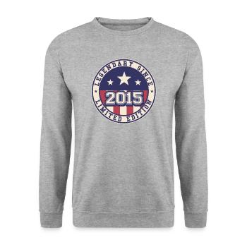 Legendary Since 2015 7. Geburtstag - Unisex Pullover - Weißgrau meliert - Vorne - Alina (178cm) & Michal (187cm)