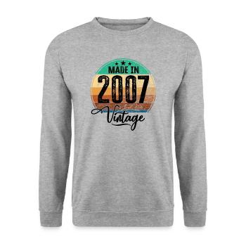 Vintage Made in 2007 Geburtsjahr 2007 Geburtstag - Unisex Pullover - Weißgrau meliert - Vorne - Alina (178cm) & Michal (187cm)