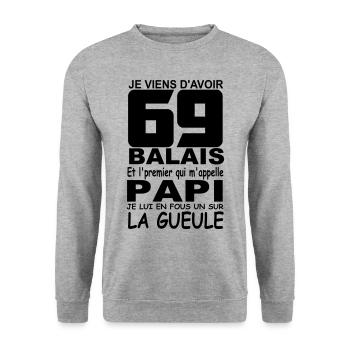 69 ans / anniversaire 69 ans / cadeau 69 ans - Sweat-shirt Unisexe - gris chiné - Devant - Alina (178cm) & Michal (187cm)
