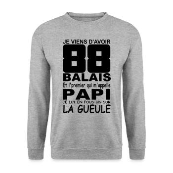 88 ans / anniversaire 88 ans / cadeau 88 ans - Sweat-shirt Unisexe - gris chiné - Devant - Alina (178cm) & Michal (187cm)