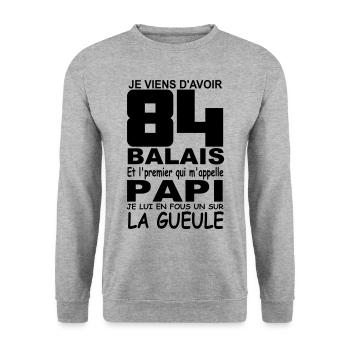 84 ans / anniversaire 84 ans / cadeau 84 ans - Sweat-shirt Unisexe - gris chiné - Devant - Alina (178cm) & Michal (187cm)