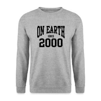 Birthday - On Earth Since 2000 - Geburtstag - Sweat-shirt Unisexe - gris chiné - Devant - Alina (178cm) & Michal (187cm)