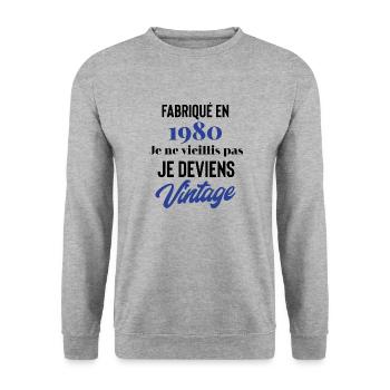 Fabriqué en 1980 je ne vieillis pas je deviens - Sweat-shirt Unisexe - gris chiné - Devant - Alina (178cm) & Michal (187cm)