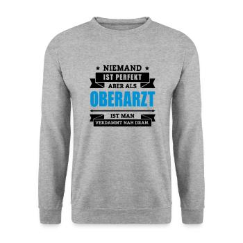 Funshirt Oberarzt - Unisex Pullover - Weißgrau meliert - Vorne - Alina (178cm) & Michal (187cm)