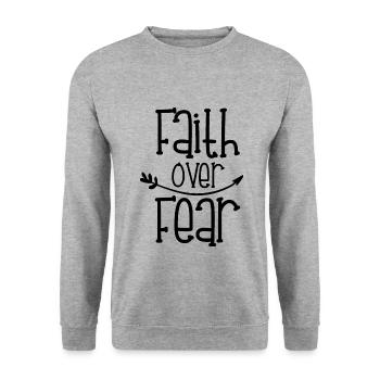Faith Over Fear Geschenk Glaube Kirche Bibel - Unisex Pullover - Weißgrau meliert - Vorne - Alina (178cm) & Michal (187cm)