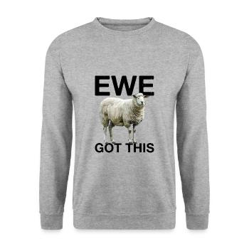 Ewe Got This - Unisex Pullover - Weißgrau meliert - Vorne - Alina (178cm) & Michal (187cm)