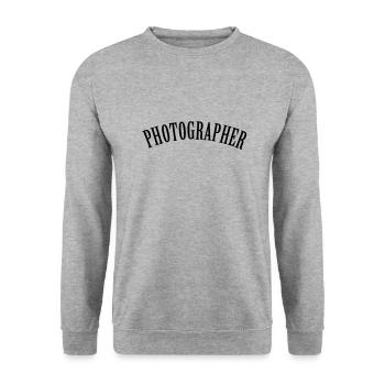 Photographer (Text, 1c) - Unisex Pullover - Weißgrau meliert - Vorne - Alina (178cm) & Michal (187cm)