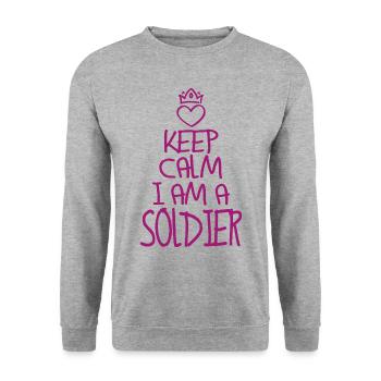 Keep Calm Soldat cool Soldat Geschenk - Unisex Pullover - Weißgrau meliert - Vorne - Alina (178cm) & Michal (187cm)
