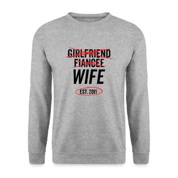Freundin Verlobte Ehefrau Est 2011 - Unisex Pullover - Weißgrau meliert - Vorne - Alina (178cm) & Michal (187cm)