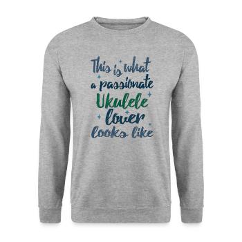This is what a passionate Ukulele lover looks like - Unisex Pullover - Weißgrau meliert - Vorne - Alina (178cm) & Michal (187cm)
