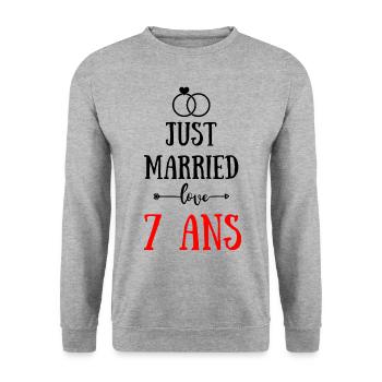 JUST MARRIED ANNIVERSAIRE DE MARIAGE 7 ANS - Sweat-shirt Unisexe - gris chiné - Devant - Alina (178cm) & Michal (187cm)