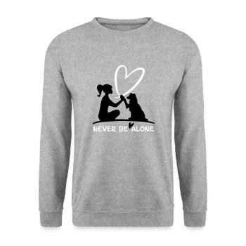 Never be alone- mit deinem Vierbeiner Hund - Unisex Pullover - Weißgrau meliert - Vorne - Alina (178cm) & Michal (187cm)
