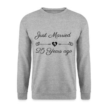 juste marié 25 ans - Sweat-shirt Unisexe - gris chiné - Devant - Alina (178cm) & Michal (187cm)