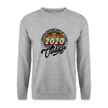 Elegant Vintage: 2020 Retro Geschenk 2020 2025 - Unisex Pullover - Weißgrau meliert - Vorne - Alina (178cm) & Michal (187cm)