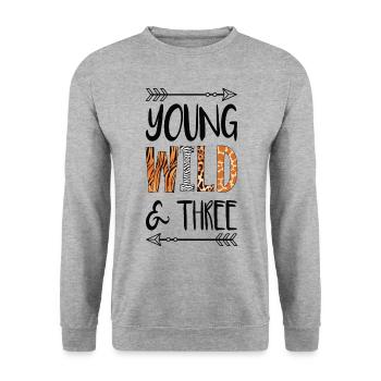 Young Wild And Three Geburtstag Shirt - Unisex Pullover - Weißgrau meliert - Vorne - Alina (178cm) & Michal (187cm)