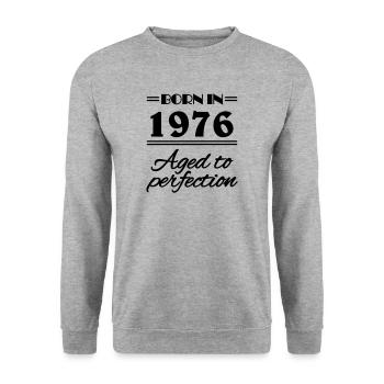 Born in 1976 Aged to perfection - Unisex Pullover - Weißgrau meliert - Vorne - Alina (178cm) & Michal (187cm)