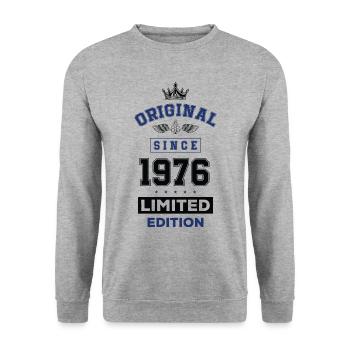1976 limited edition birthday - Unisex Sweatshirt - salt & pepper - Front - Alina (178cm) & Michal (187cm)
