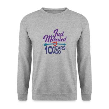 Juste marié il y a 10 ans, 10e anniversaire de mariage - Sweat-shirt Unisexe - gris chiné - Devant - Alina (178cm) & Michal (187cm)
