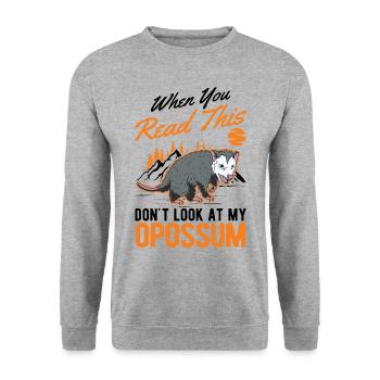 Opossum Cadeau Marsupial Opossum - Sweat-shirt Unisexe - gris chiné - Devant - Alina (178cm) & Michal (187cm)