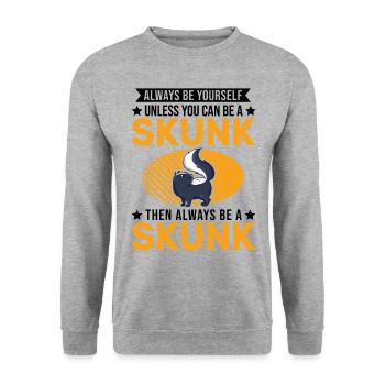 Always be yourself Skunk Stinkntier - Unisex Pullover - Weißgrau meliert - Vorne - Alina (178cm) & Michal (187cm)