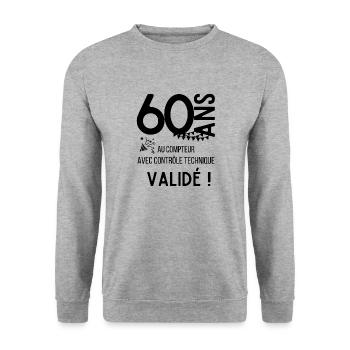 60 ans au compteur cadeau humour pour anniversaire - Sweat-shirt Unisexe - gris chiné - Devant - Alina (178cm) & Michal (187cm)