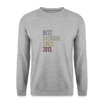 Best Husband Since 2013 - Unisex Sweatshirt - salt & pepper - Front - Alina (178cm) & Michal (187cm)
