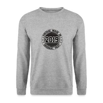 Vintage Made In 2019 Original Part Birthday 2019 - Unisex Sweatshirt - salt & pepper - Front - Alina (178cm) & Michal (187cm)