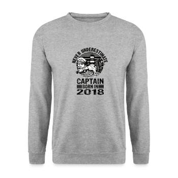 Never Underestimate Captain born in 2018 - Unisex Sweatshirt - salt & pepper - Front - Alina (178cm) & Michal (187cm)