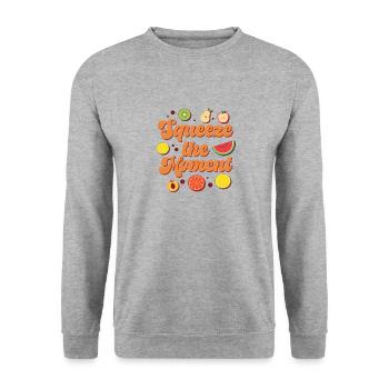Fruchtig Weihnachten Urlaub Gesund Winter Saison - Unisex Pullover - Weißgrau meliert - Vorne - Alina (178cm) & Michal (187cm)