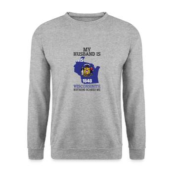 Nichts macht mir Angst Wisconsinite Husband - Unisex Pullover - Weißgrau meliert - Vorne - Alina (178cm) & Michal (187cm)
