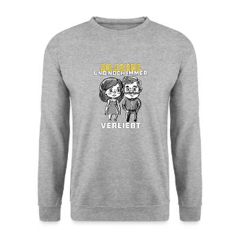 PAAR 20 JAHRE UND NOCH IMMER VERLIEBT - Unisex Pullover - Weißgrau meliert - Vorne - Alina (178cm) & Michal (187cm)