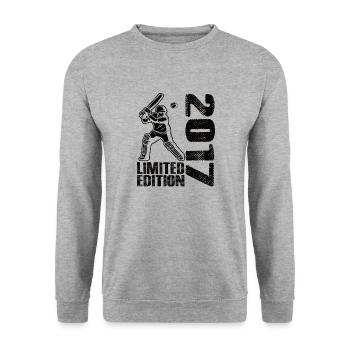 Limited Edition 2017 Limited Edition Cricket - Unisex Pullover - Weißgrau meliert - Vorne - Alina (178cm) & Michal (187cm)