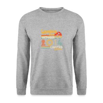 Oktober 2014 Vintage Retro Geburtstagsgeschenk - Unisex Pullover - Weißgrau meliert - Vorne - Alina (178cm) & Michal (187cm)