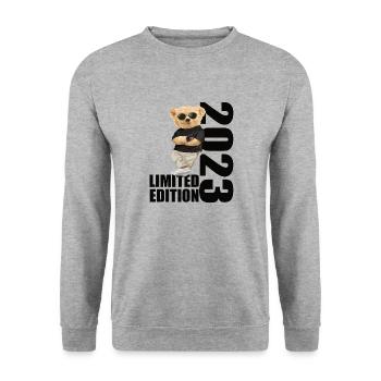 Limited Edition 2023 Bär Bären Geburtstag 2023 - Unisex Pullover - Weißgrau meliert - Vorne - Alina (178cm) & Michal (187cm)