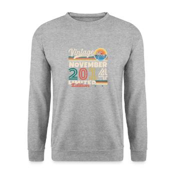 November 2014 Vintage Retro Geburtstagsgeschenk - Unisex Pullover - Weißgrau meliert - Vorne - Alina (178cm) & Michal (187cm)